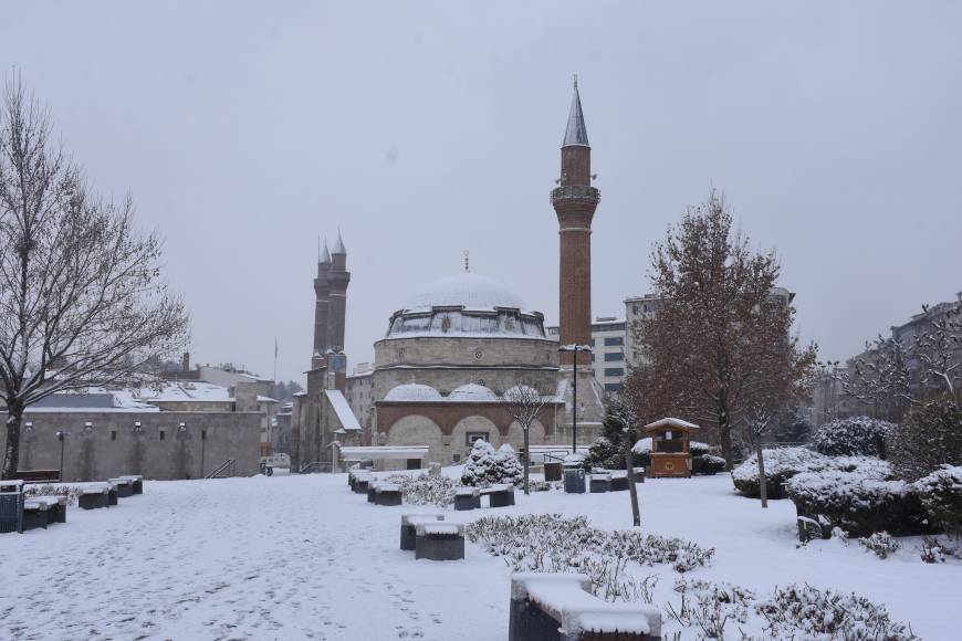 Sivas'ta kar yağışı (2)