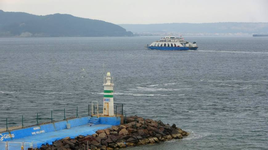 Gökçeada feribot seferlerine 'fırtına' engeli