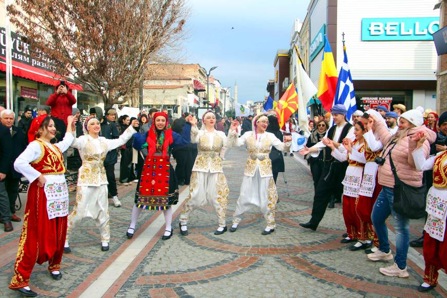 Edirne'de Balkan Halk Oyunları Festivali 