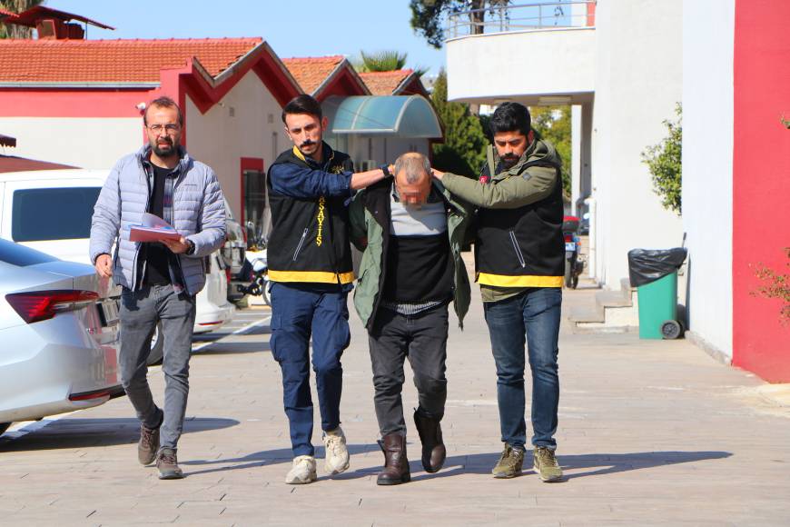 Adana'da pompalı tüfekle arkadaşını öldüren şüpheli tutuklandı 