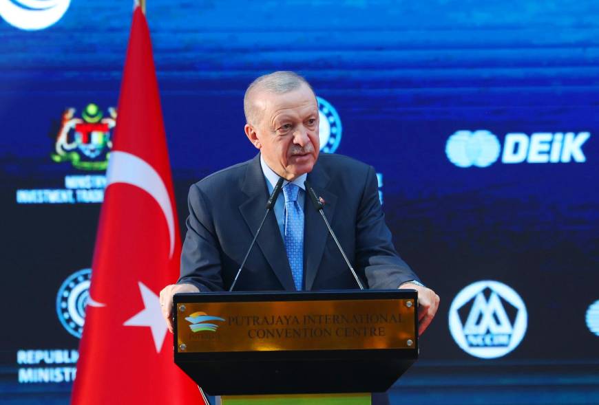 Cumhurbaşkanı Erdoğan: Türkiye'yi küresel bir güç merkezi yapana kadar durmadan çalışacağız