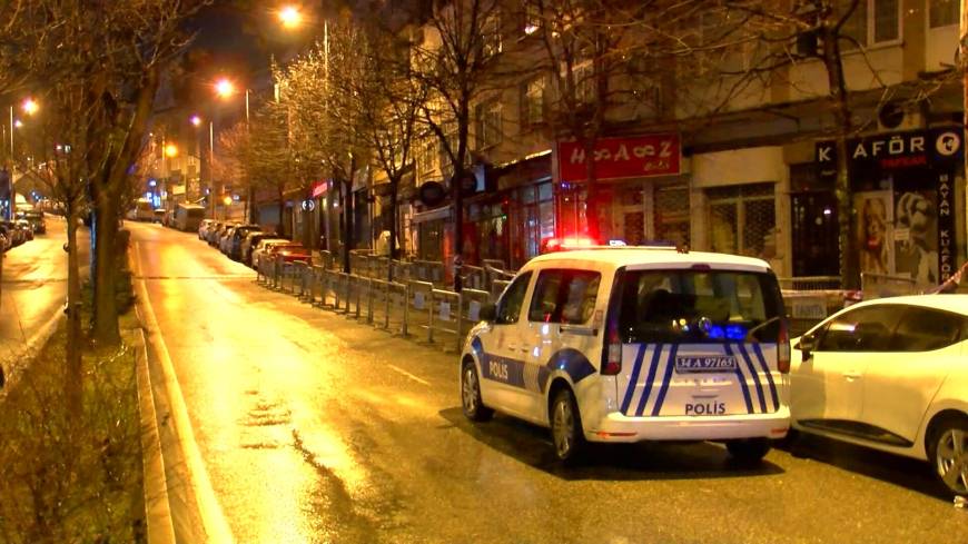 İstanbul- Üsküdar'da istinat duvarı kaydı: 4 katlı 2 bina boşaltıldı