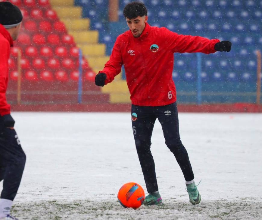 Mardin 1969 Spor, Erciyes 38 Spor maçına kar altında hazırlanıyor 