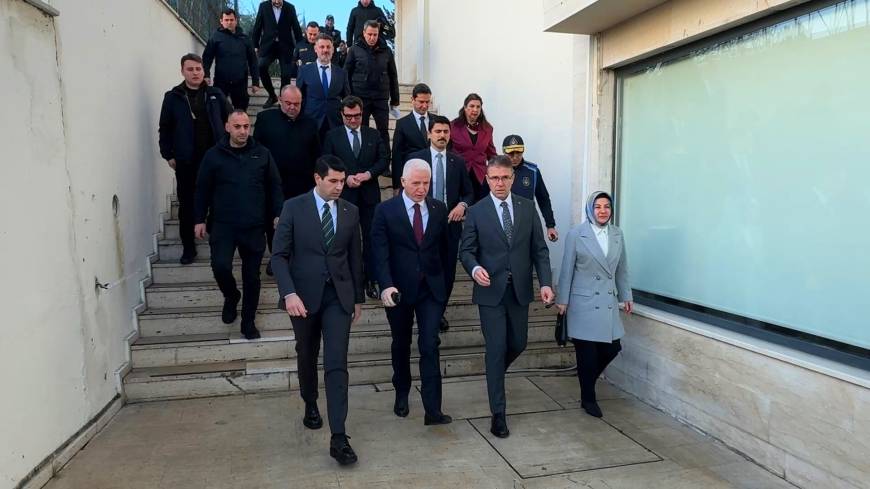 İstanbul- Vali Gül Avcılar'da muhtarlarla bir araya geldi 