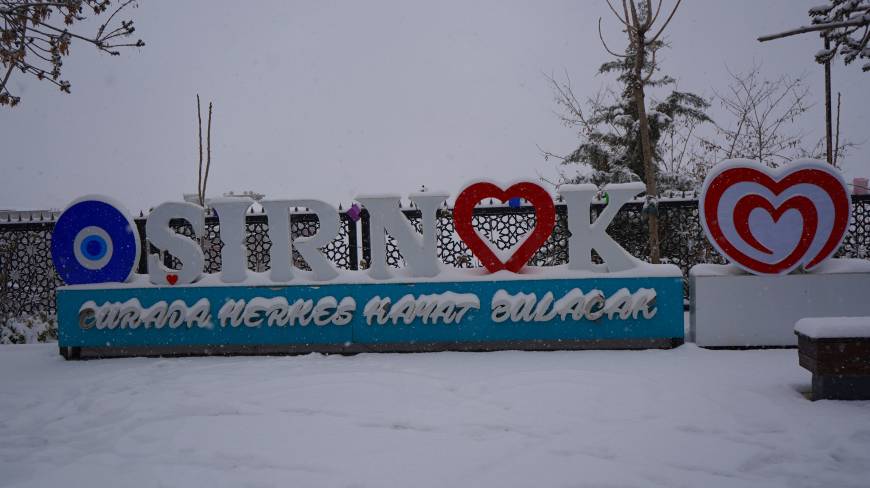 Şırnak'ta 16 köy yolu ulaşıma kapandı