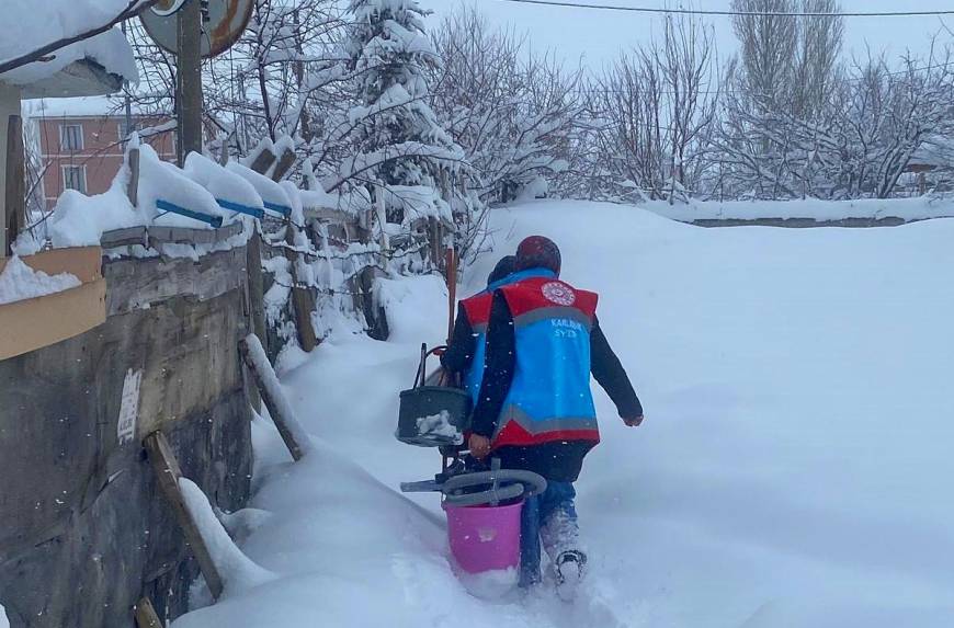 Bingöl’de 215 köy yolu, kardan ulaşıma kapandı (2)