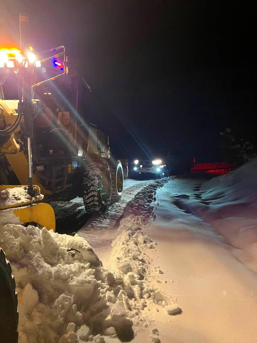 Elazığ’da, 94 köy yolu kardan kapandı