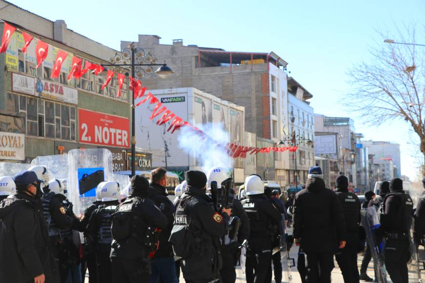 Van Büyükşehir Belediye Başkanı Zeydan, görevden uzaklaştırıldı (4)