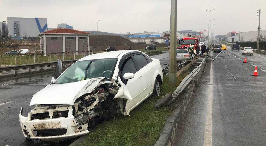 Tekirdağ'da 3 araç kazaya karıştı; 6 yaralı