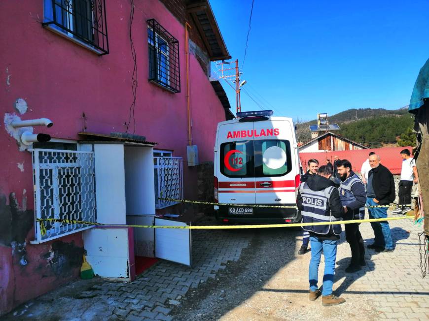 Babasının keserle öldürdüğü Berat, ailenin tek çocuğuymuş