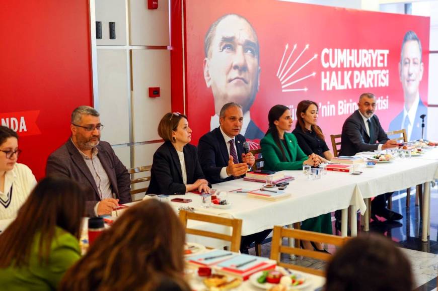 CHP'li Özçağdaş: Türkiye'de demokratik olarak değişim süreci yaşanabilen tek parti CHP'dir