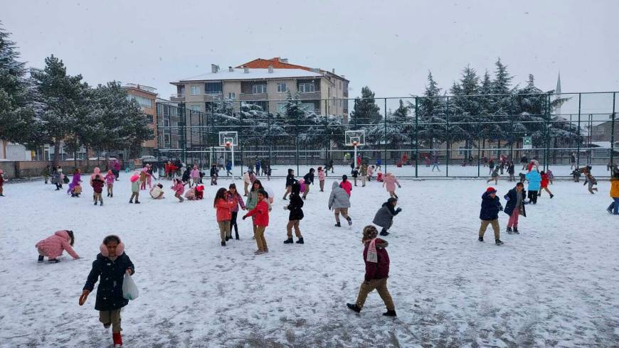 Amasya'nın 2 ilçesinde taşımalı eğitime kar engeli