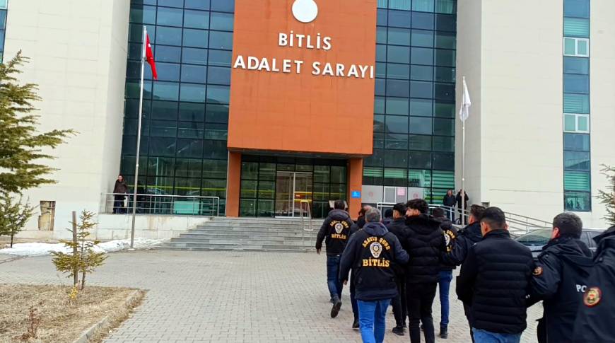 Bitlis ve Diyarbakır'daki dolandırıcılık operasyonunda 5 tutuklama