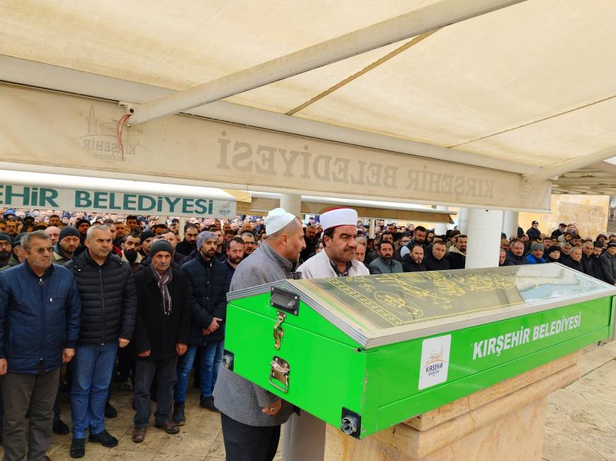 Sendika şube başkanı tarafından öldürülen sekreter, toprağa verildi