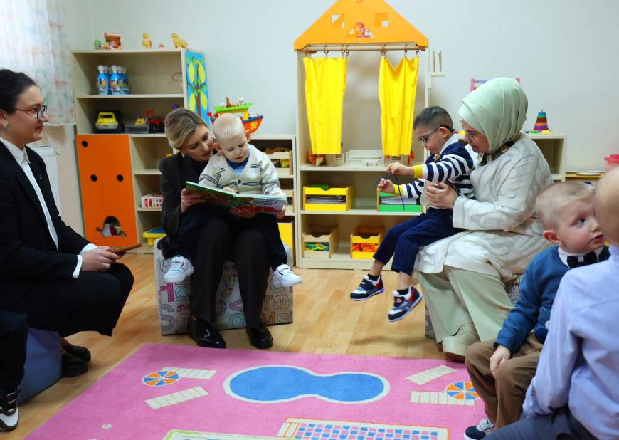 Emine Erdoğan ve Olena Zelenska, Ukraynalı yetim çocukları ziyaret etti