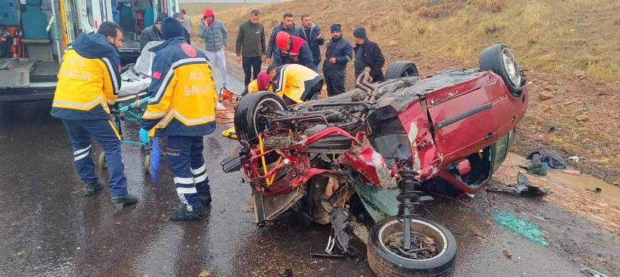 Nevşehir'de devrilen otomobildeki 3 kişi yaralandı