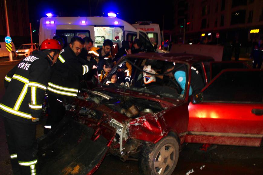 'Dur' ihtarına uymayıp, kaza yapan 16 yaşındaki sürücü babasını aradı: Kafam kanıyor, hemen buraya gel