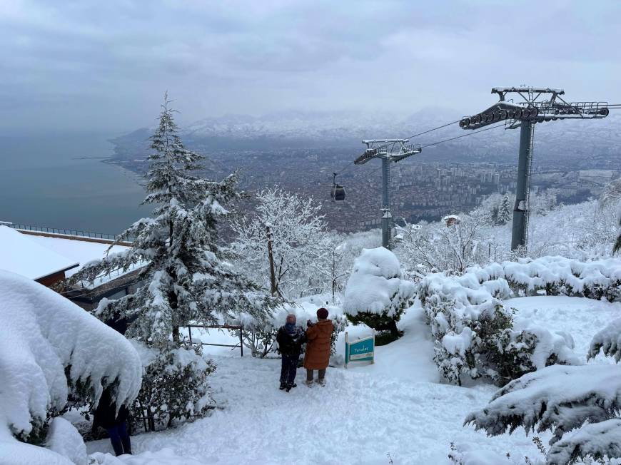 Ordu'da kar yağışı eğlenceye dönüştü