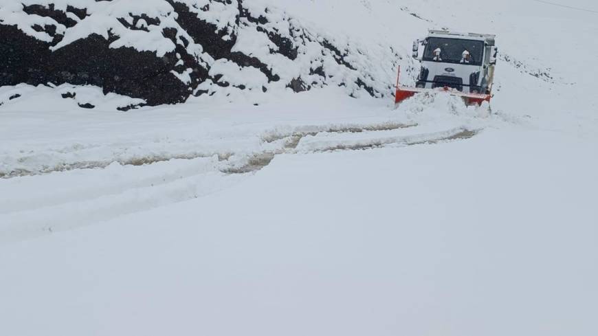 Şırnak’ta kardan 13 köy yolu ulaşıma kapandı; eğitime bir gün ara verildi