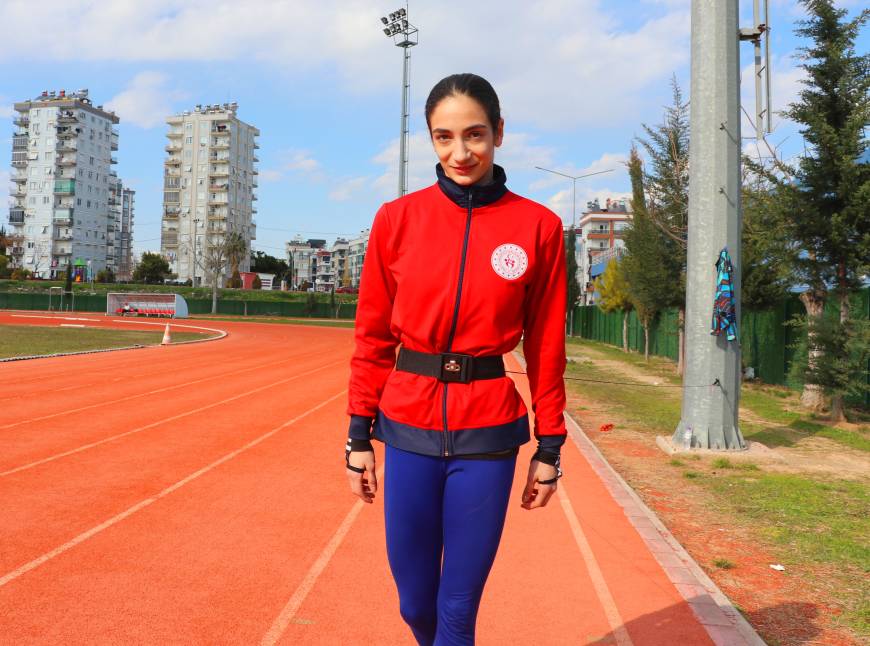 Hastalığa yenilmedi, atletizmde Türkiye rekoru kırdı