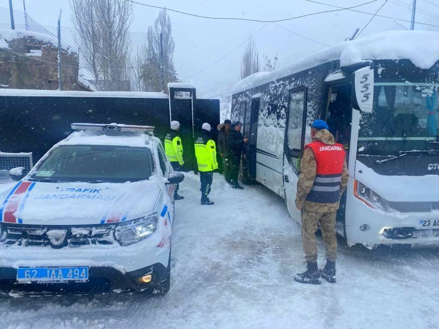 Tunceli’de kar nedeniyle eğitime 1 gün ara verildi (3)