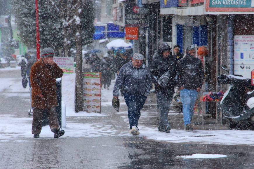 Bolu Dağı'nda hafif kar yağışı (2)