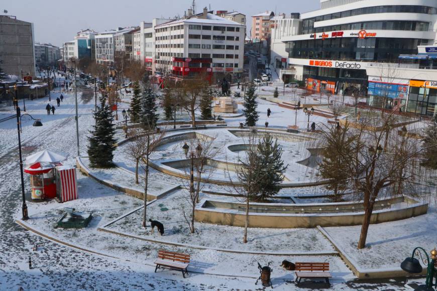 Bolu’da hafif kar yağışı