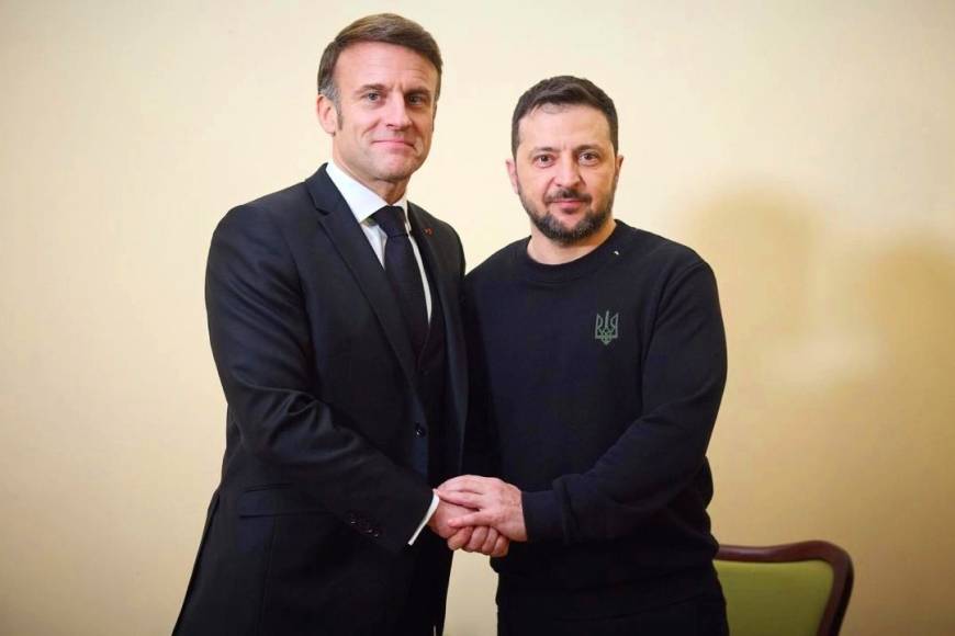 Fransa Cumhurbaşkanı Macron ve Ukrayna Devlet Başkanı Zelenskiy telefonda görüştü