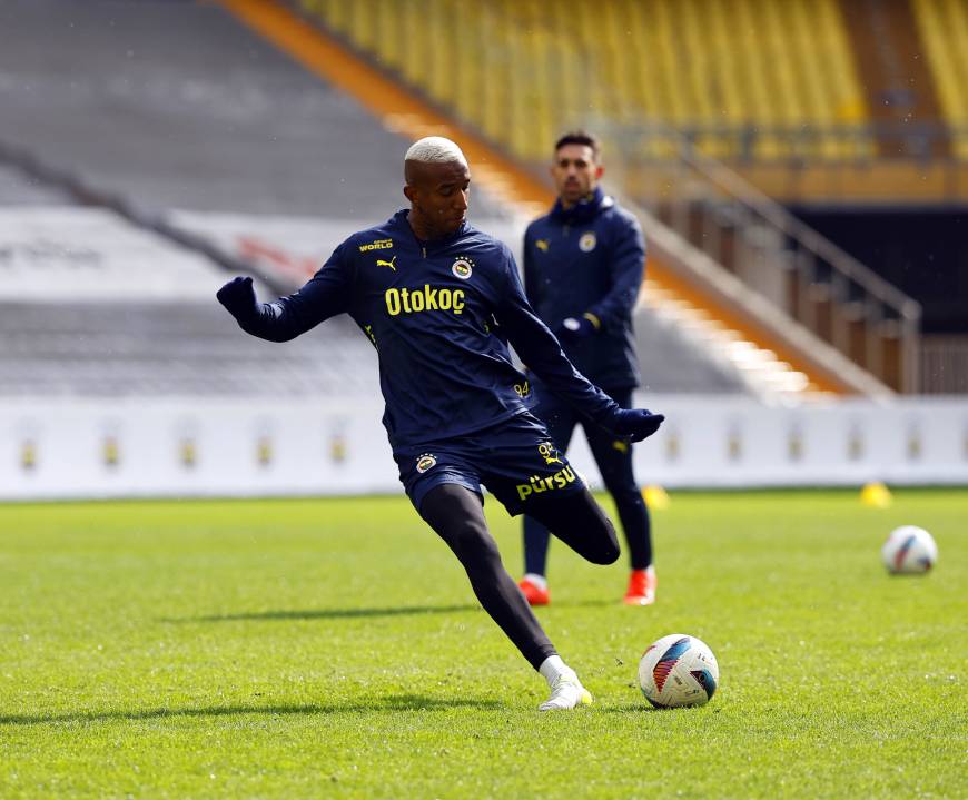 Fenerbahçe'de derbi hazırlıkları başladı