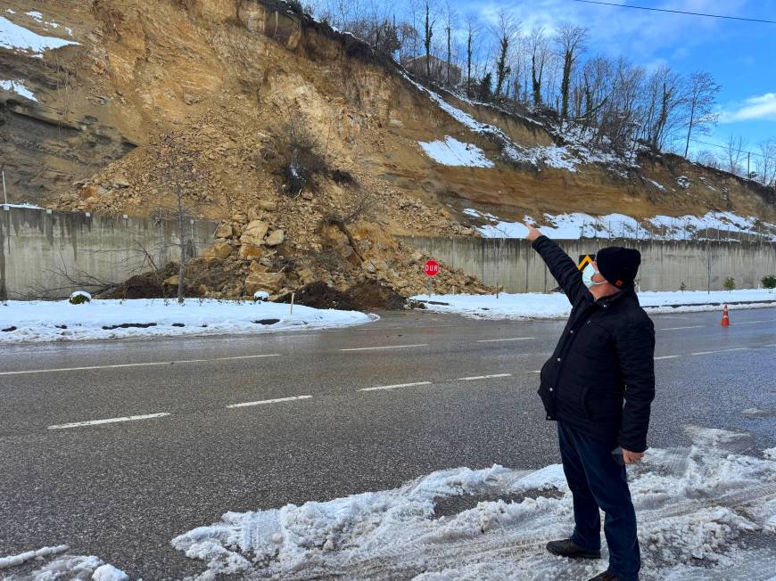 Ordu'da heyelan; o anlar kamerada