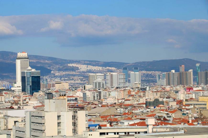 İzmir'de hava kirliliği 6 ilçede ulusal değerlerin üzerinde