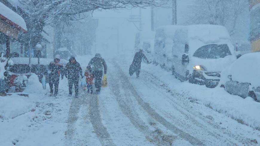 Zonguldak’ta 111 köy yolu kardan kapandı, okullar tatil edildi (2)