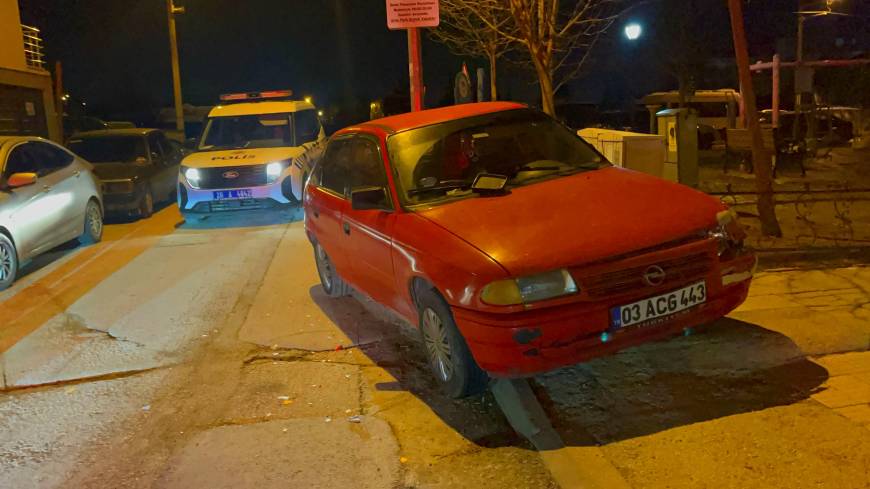 Otomobiliyle park halindeki araçlara çarptı; alkol muayenesi yaptırmamak için direndi