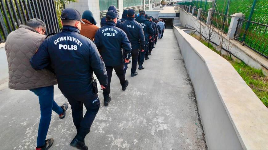 Mersin merkezli 7 ilde yasa dışı bahis operasyonunda 13 tutuklama