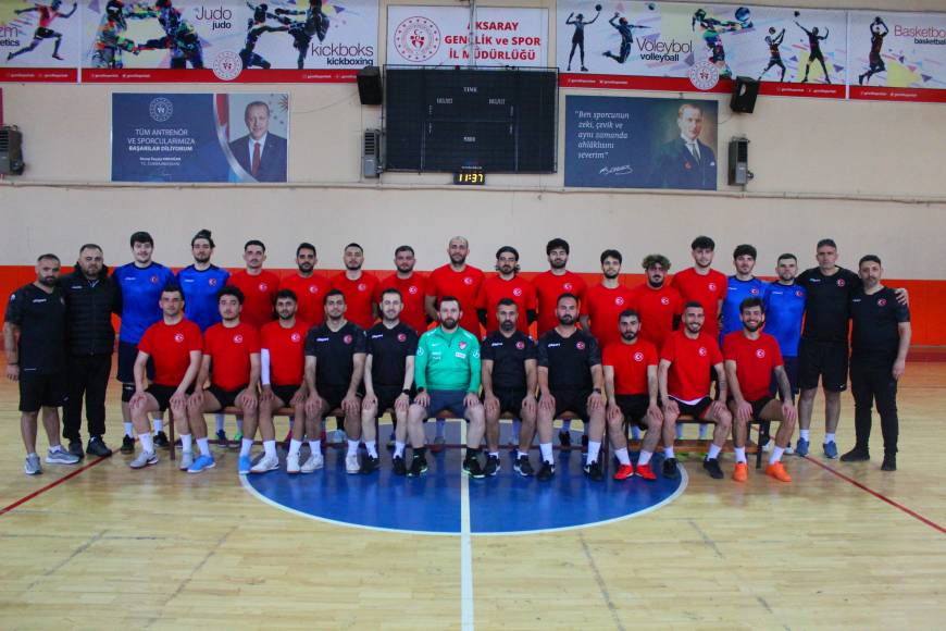   İşitme Engelli erkek Futsal Milli Takımı, Avrupa Şampiyonasına Aksaray’da hazırlanıyor / Video eklendi