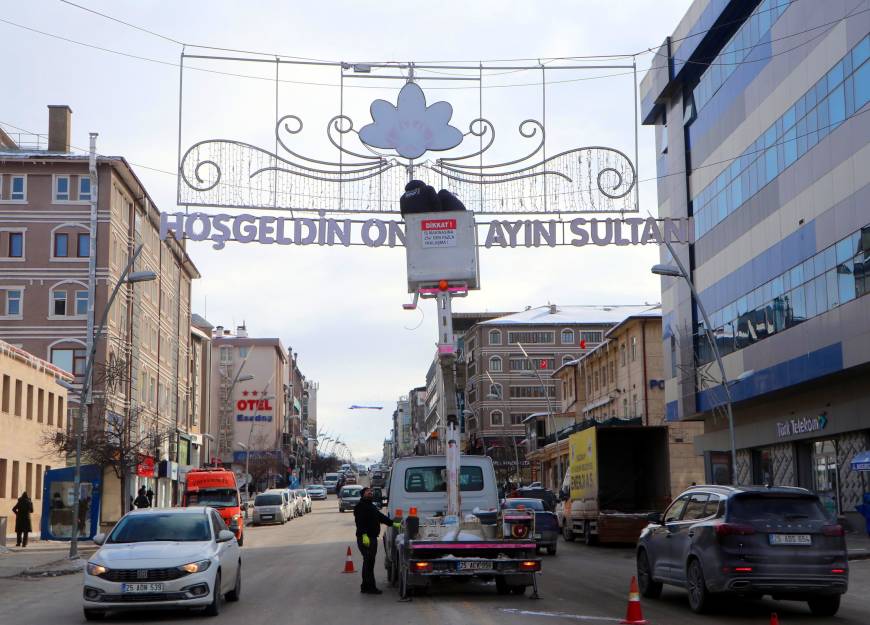 356 cami ve mescit temizlendi, mahyalar asıldı; Erzurum, ramazana hazır