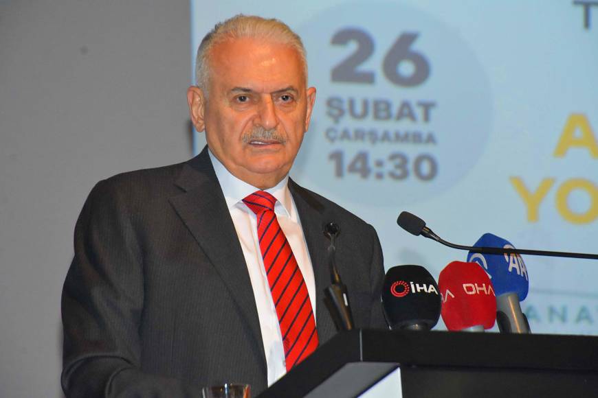 Binali Yıldırım: Erdoğan'ın tekrar cumhurbaşkanı adaylığının yolu açılmalı