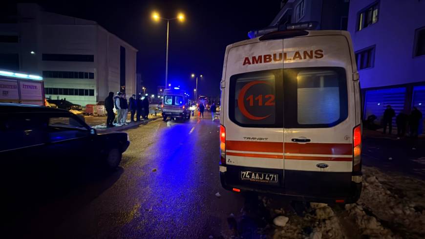 Bartın'da ambulans ile otomobil çarpıştı: 7 yaralı 