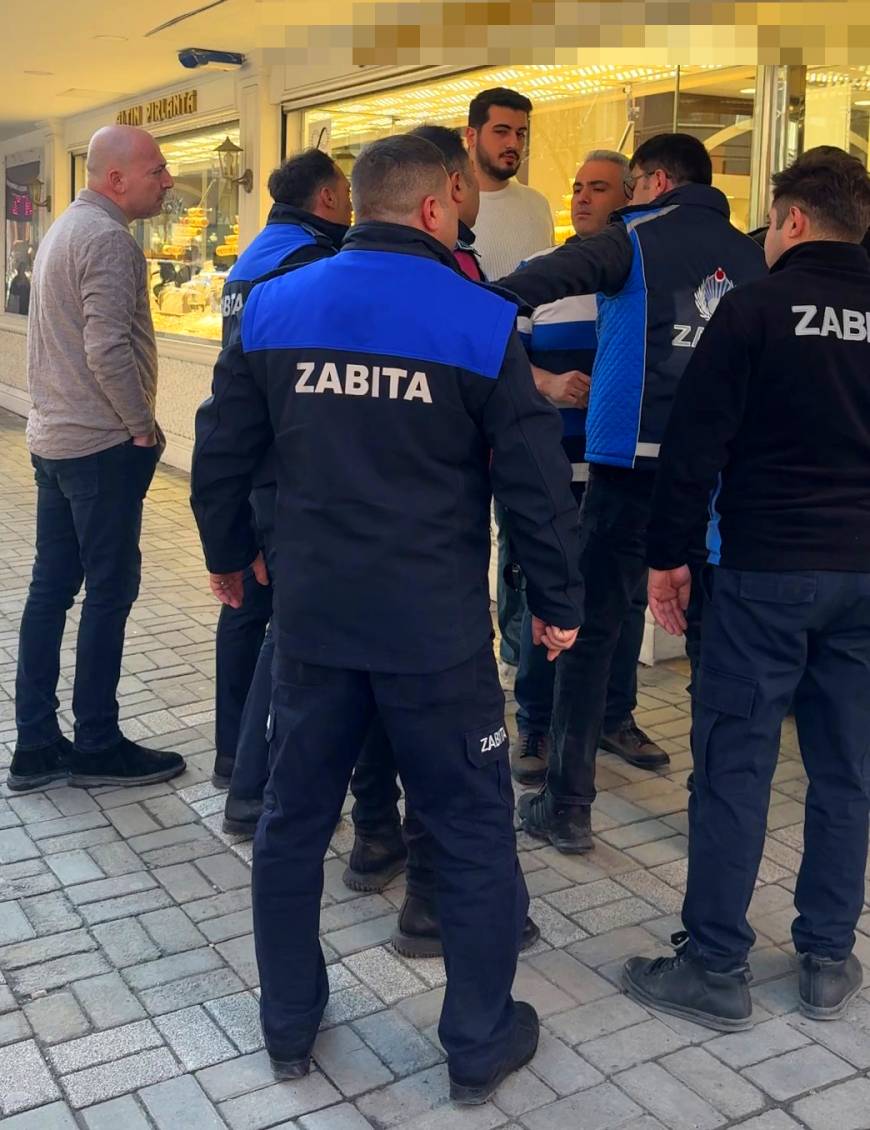 İstanbul - Avcılar'da esnafla zabıta arasında gerginlik
