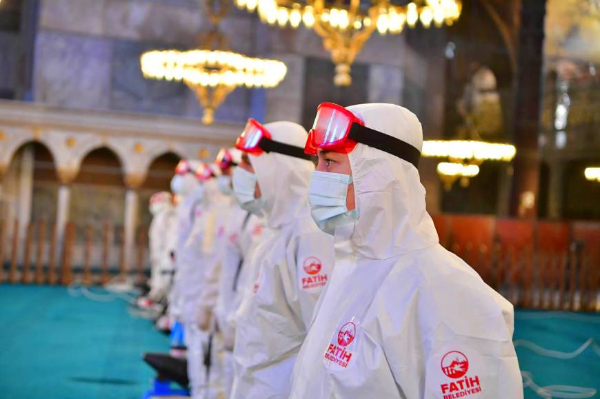 İstanbul- Ayasofya Camii Ramazan ayı öncesinde gül suyuyla temizlendi