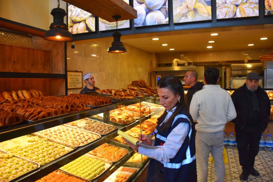 İzmir'de ramazan pidesi denetimi