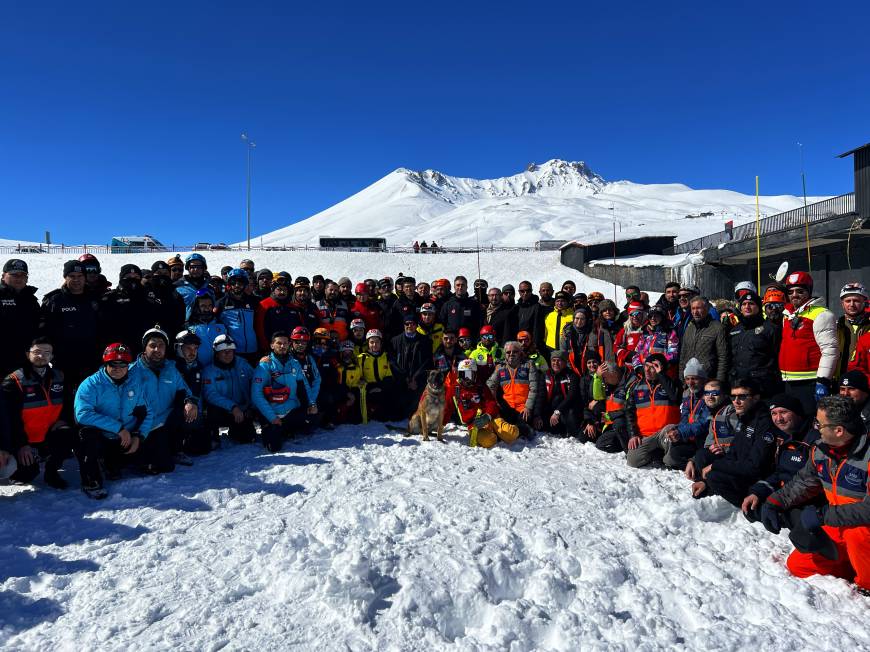 Erciyes'te 152 personelin katılımıyla çığ tatbikatı