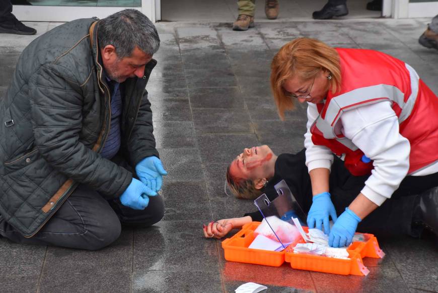 İzmir Bölge Adliye Mahkemesi’nde gerçeğini aratmayan tatbikat