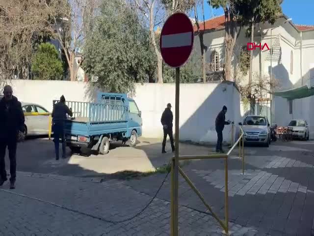  TEKİRDAĞ-'Tapulu arazim' deyip sokağı demir bariyerle kapattı