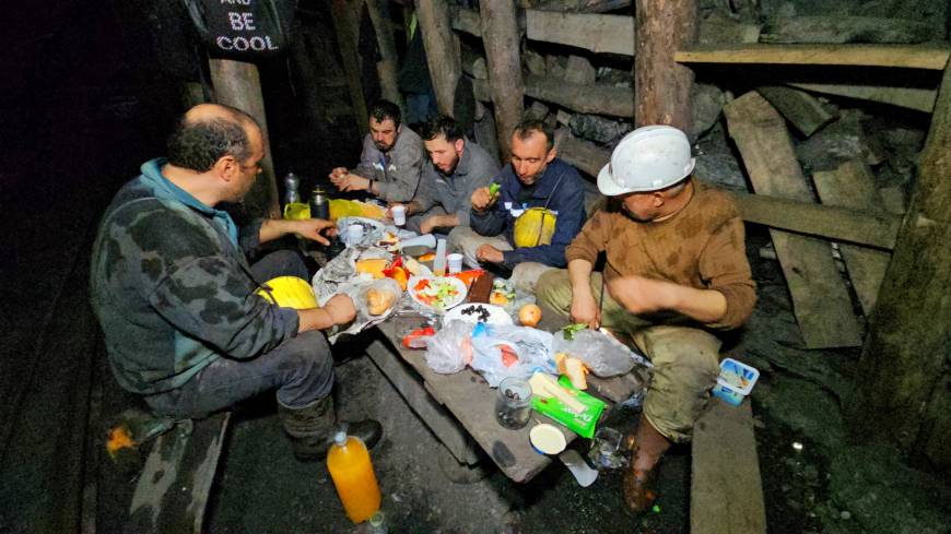 Zonguldak’ta madenciler ilk sahuru, yerin 120 metre altında yaptı / Ek fotoğraflar