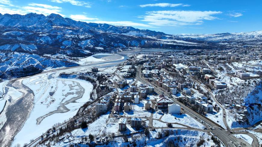 Tunceli'de kar yağışı; 131 köy yolu ulaşıma kapandı