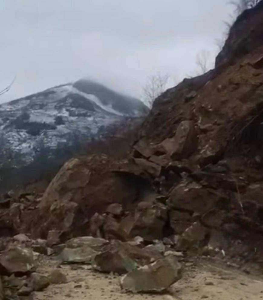 Ordu'da heyelan; o anlar kamerada