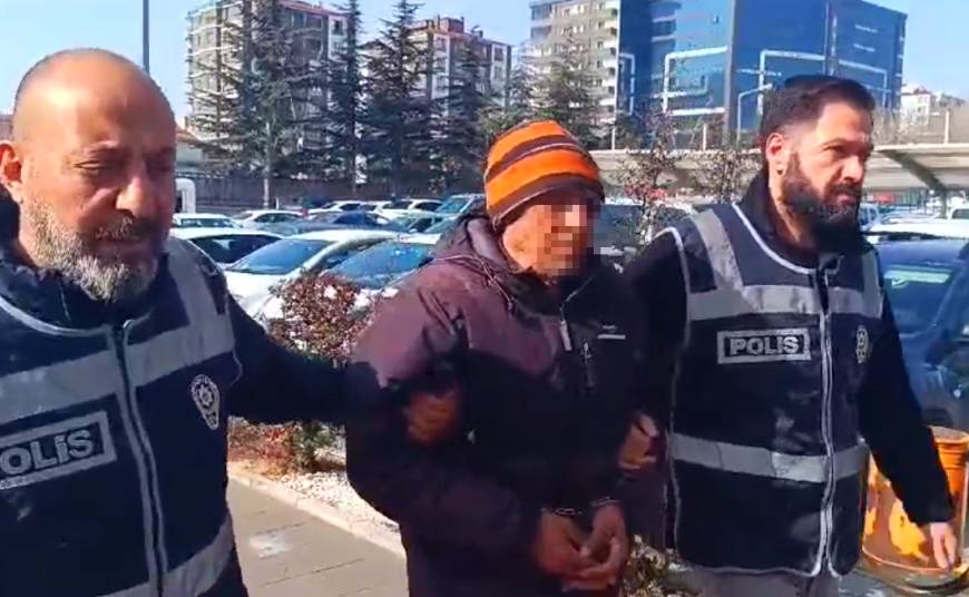 Beyin ameliyatını yapan doktoru bıçaklayan şüpheli: Bana yapay zeka yerleştirdi