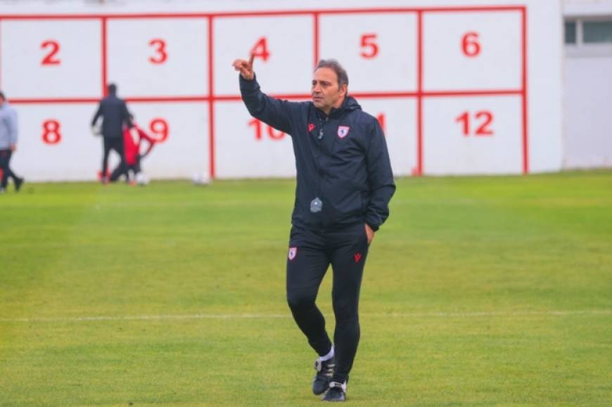 Samsunspor Futbol Direktörü Çapa: Yabancı hakemlerin maçlarımızı yönetmesi üzücü ama artık bu gerekiyor