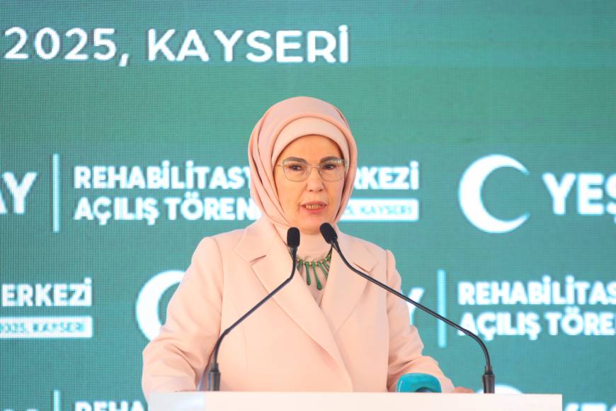 Emine Erdoğan: Çocuklarımızı bu 'dijital dadılar'ın elinden kurtaralım